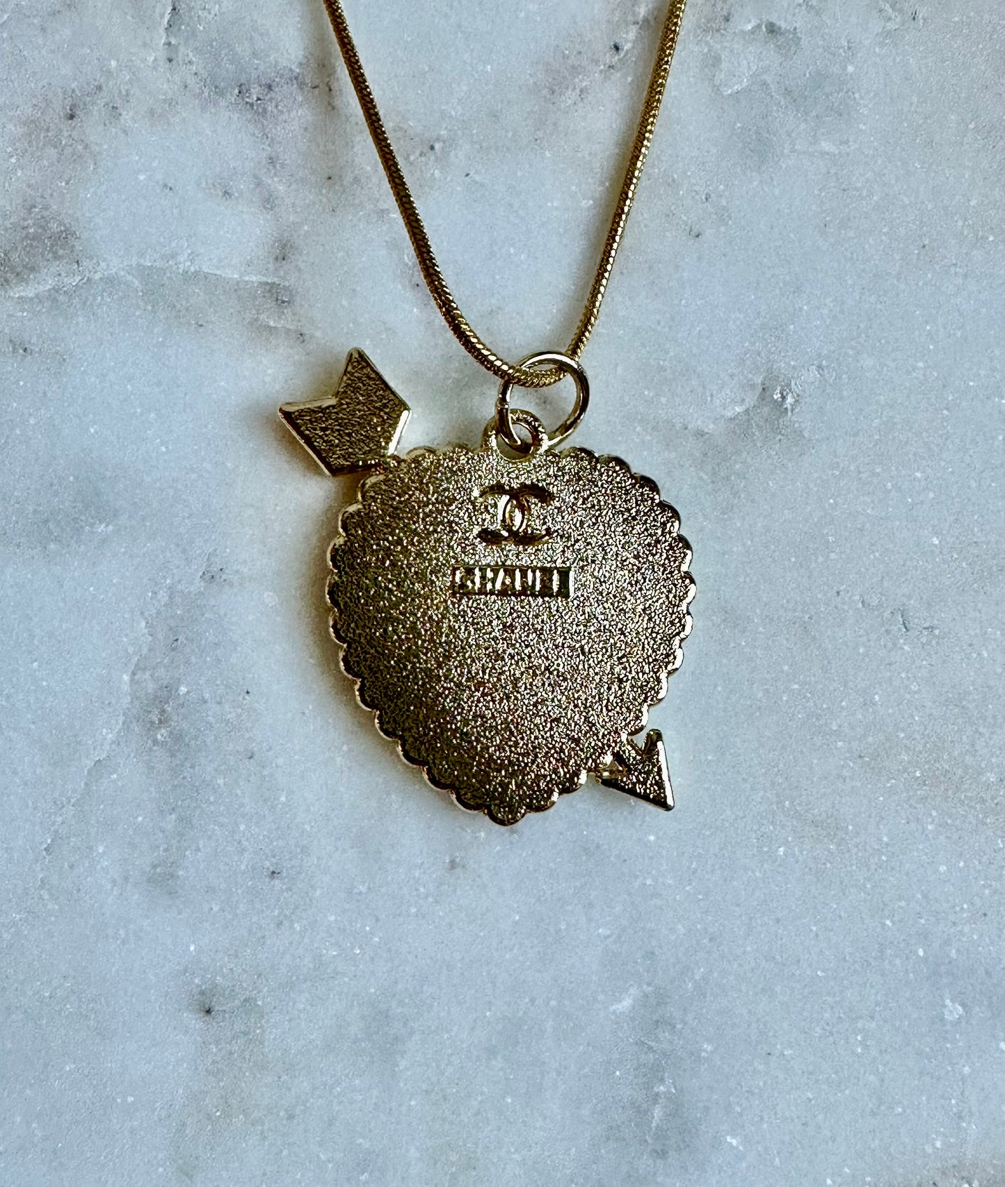 Coco black/pearl heart necklace