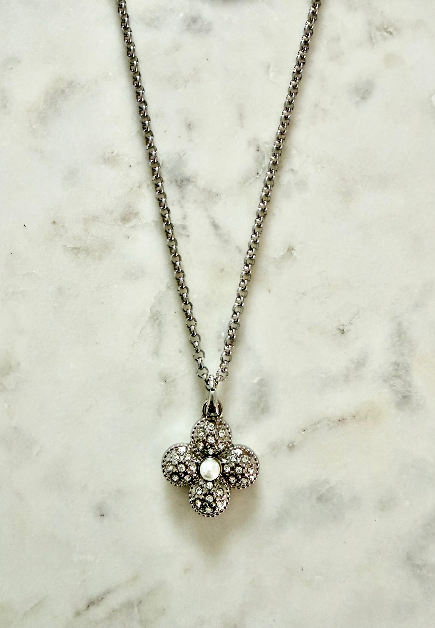 Pearl and Clover necklace