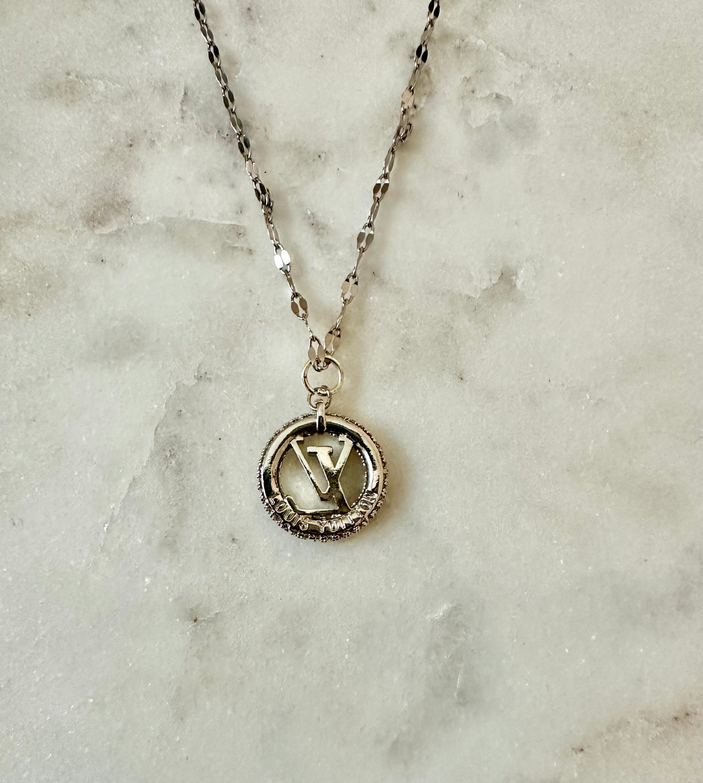 LV rhinestone round necklace