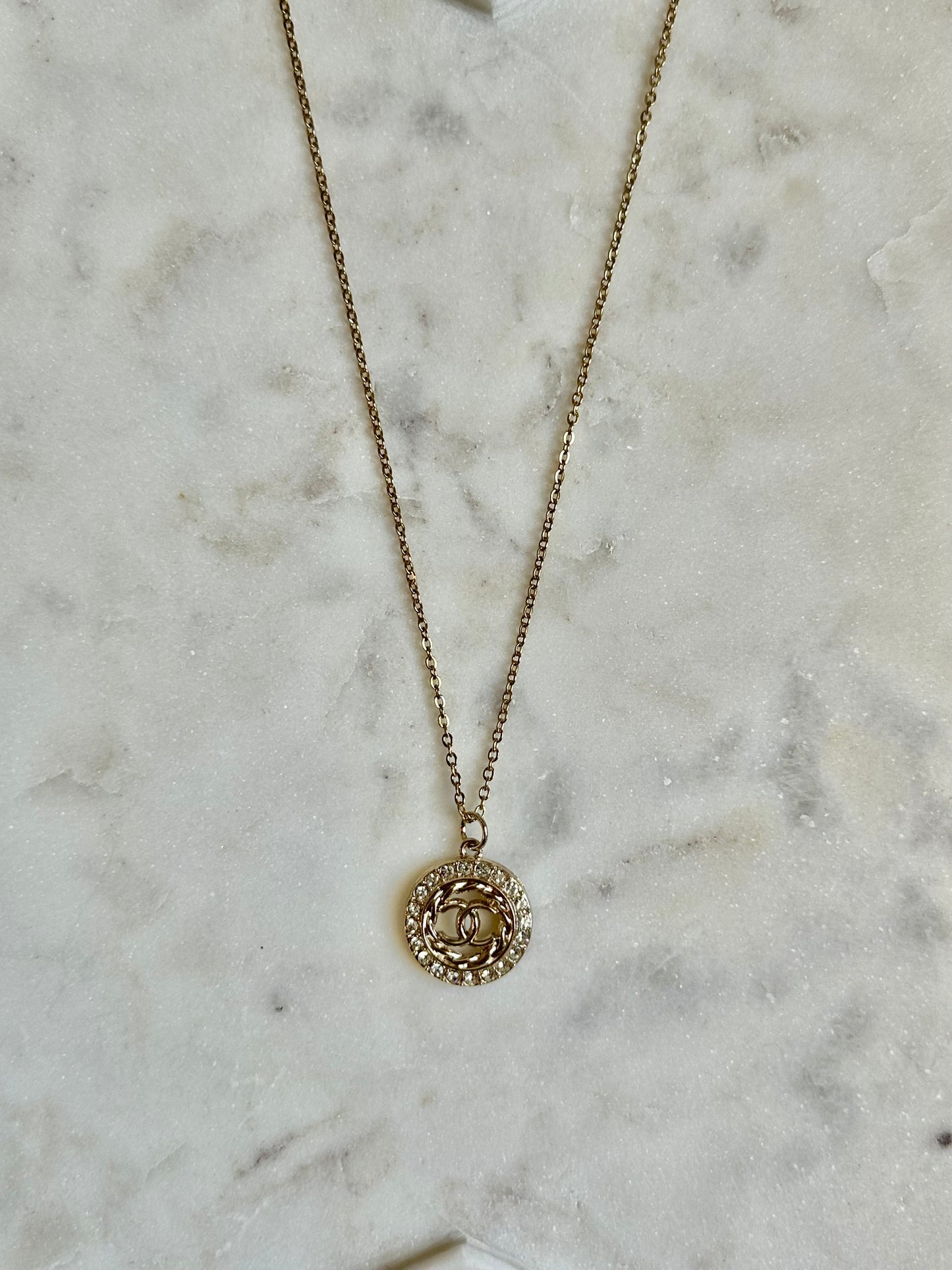 CC round goldtone necklace