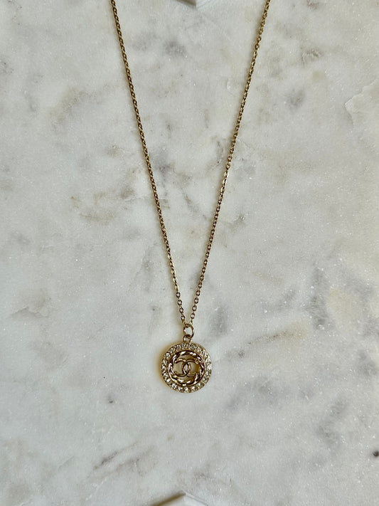 CC round goldtone necklace