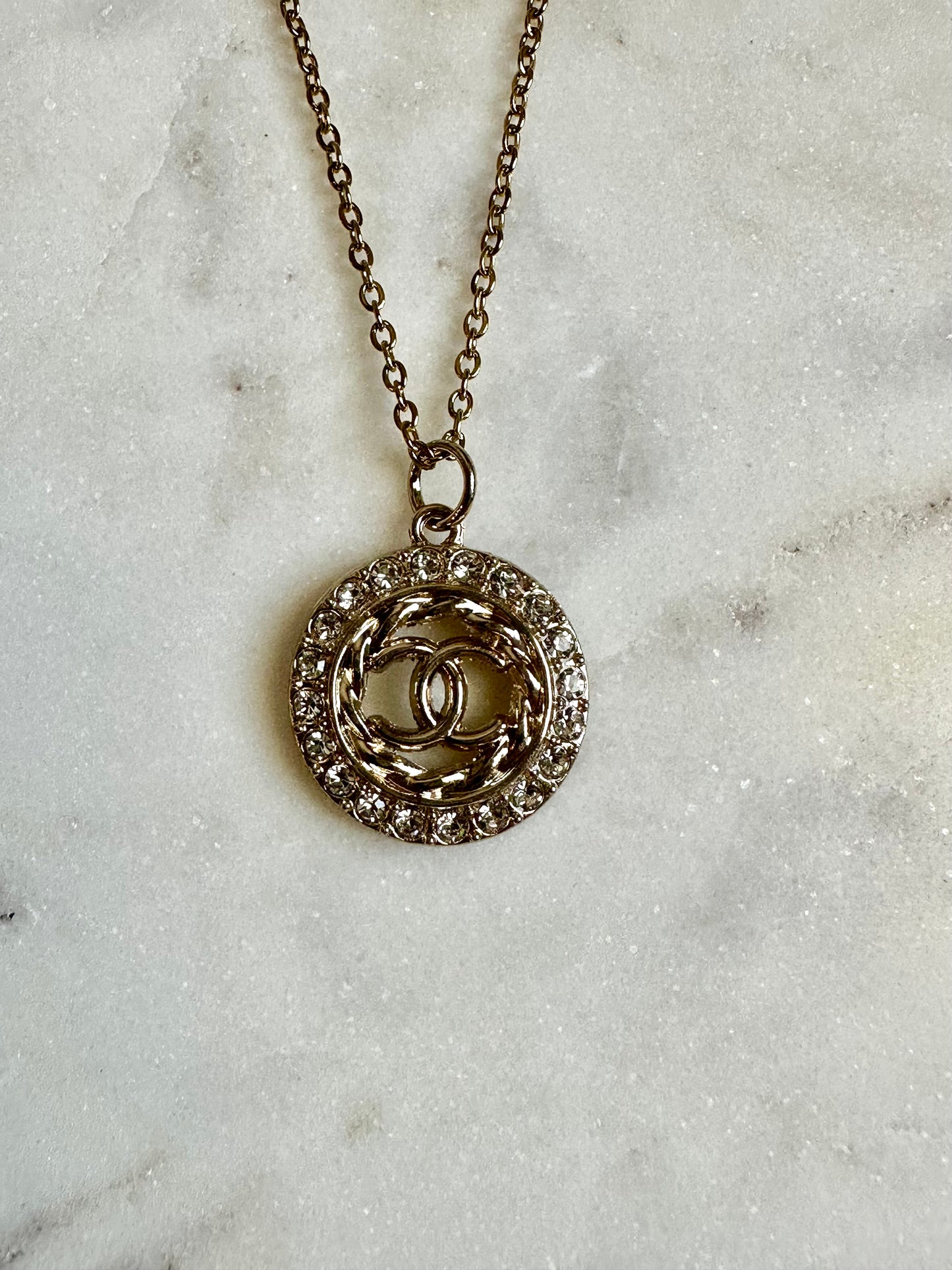 CC round goldtone necklace