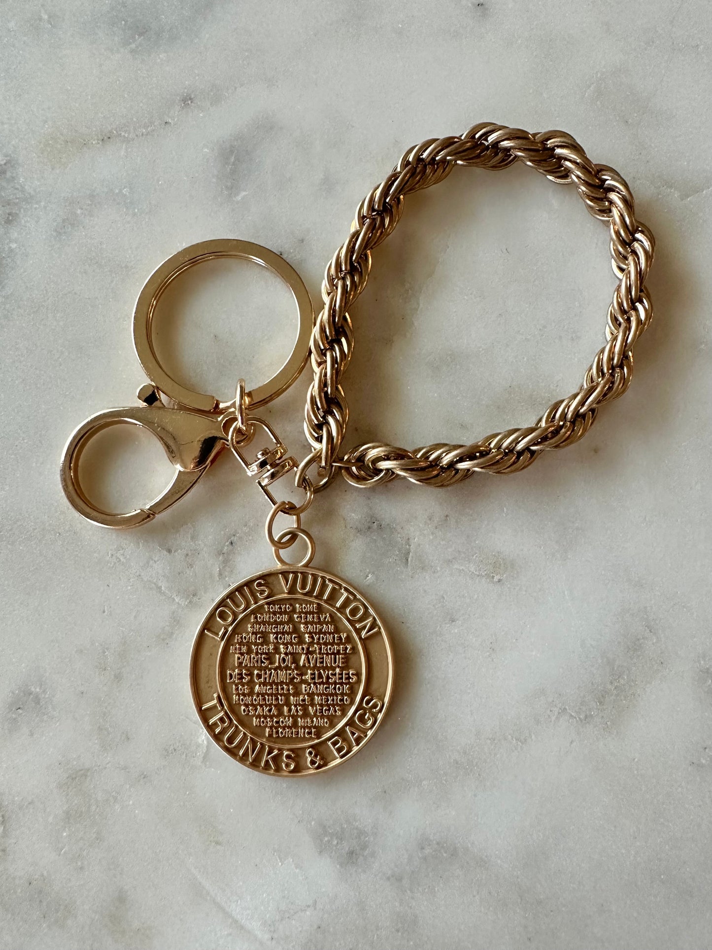 LV gold trunks&bag key chain