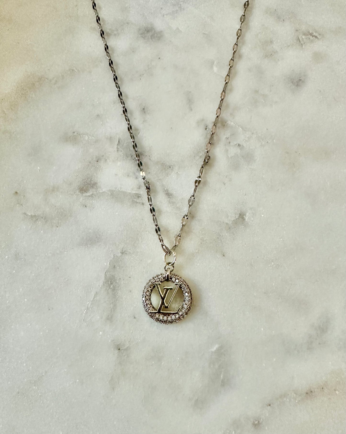 LV rhinestone round necklace