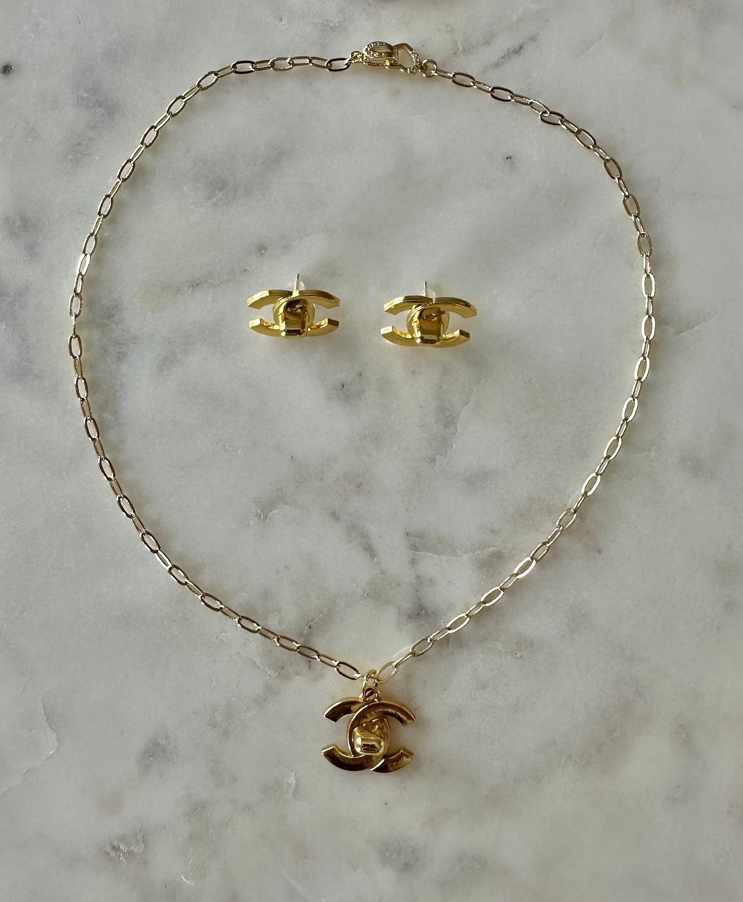 CC turn lock gold tone  set