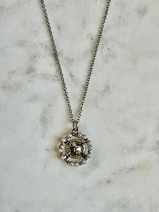 CC pearl round necklace