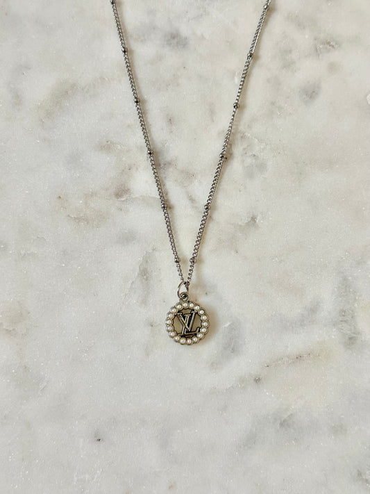 LV Pearl necklace