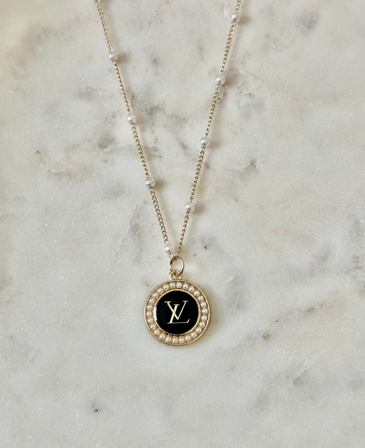 LV Black/Pearl necklace