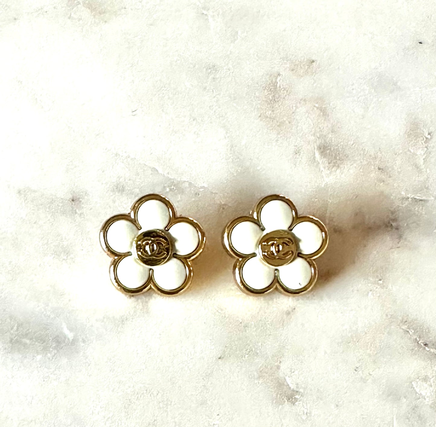 CC white flower button earrings