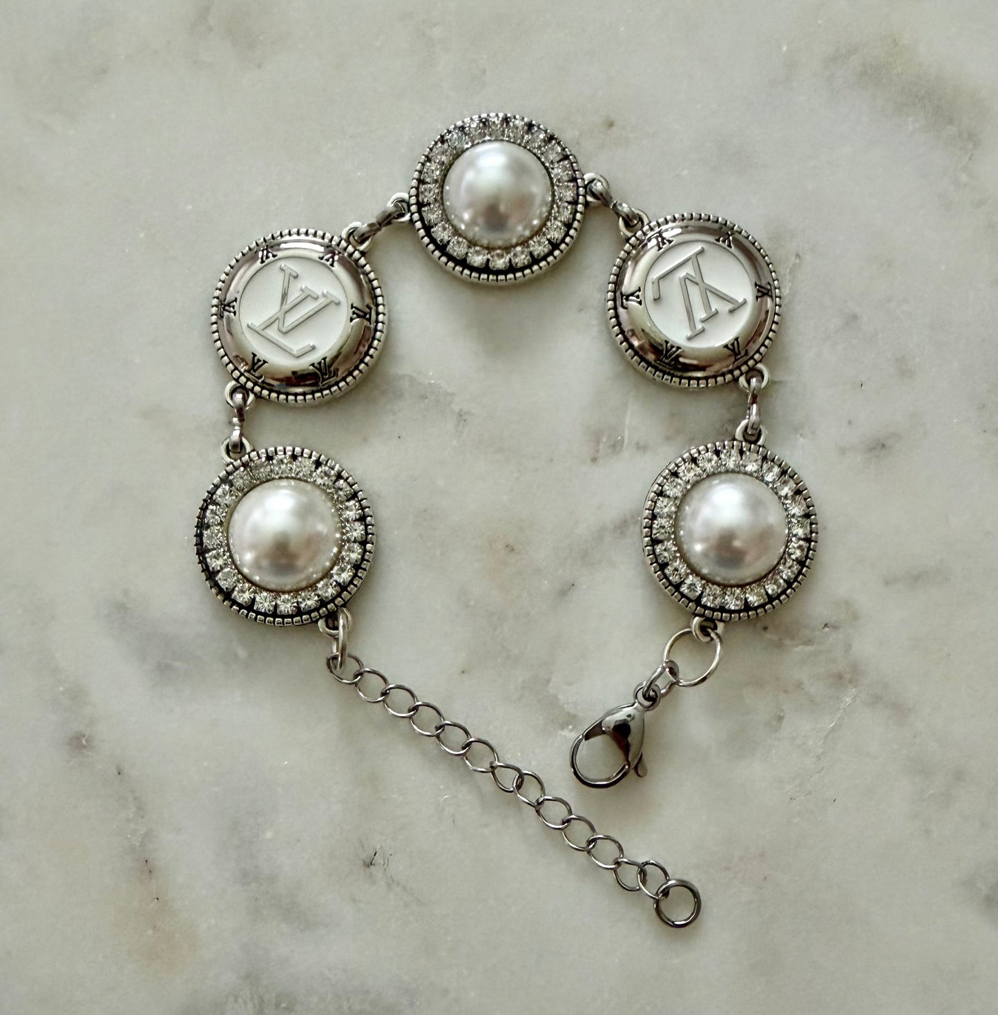 LV Button faux pearl bracelet
