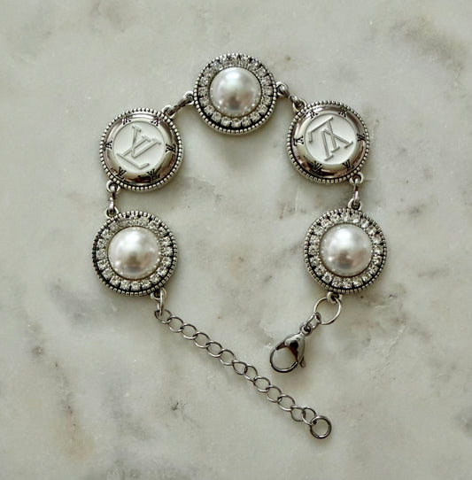 LV Button faux pearl bracelet